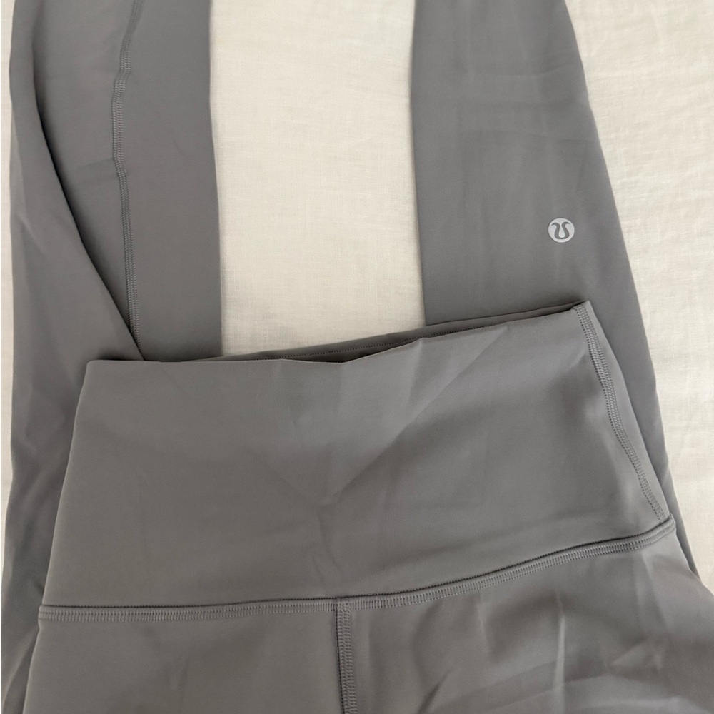 Lululmeon Charcoal Wunder Under 28” Leggings - Picture 1 of 4